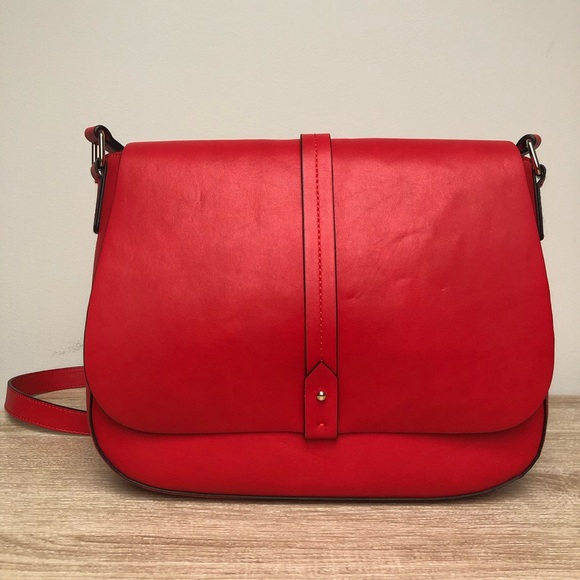 GAP Handbags - GAP Crossbody Bag